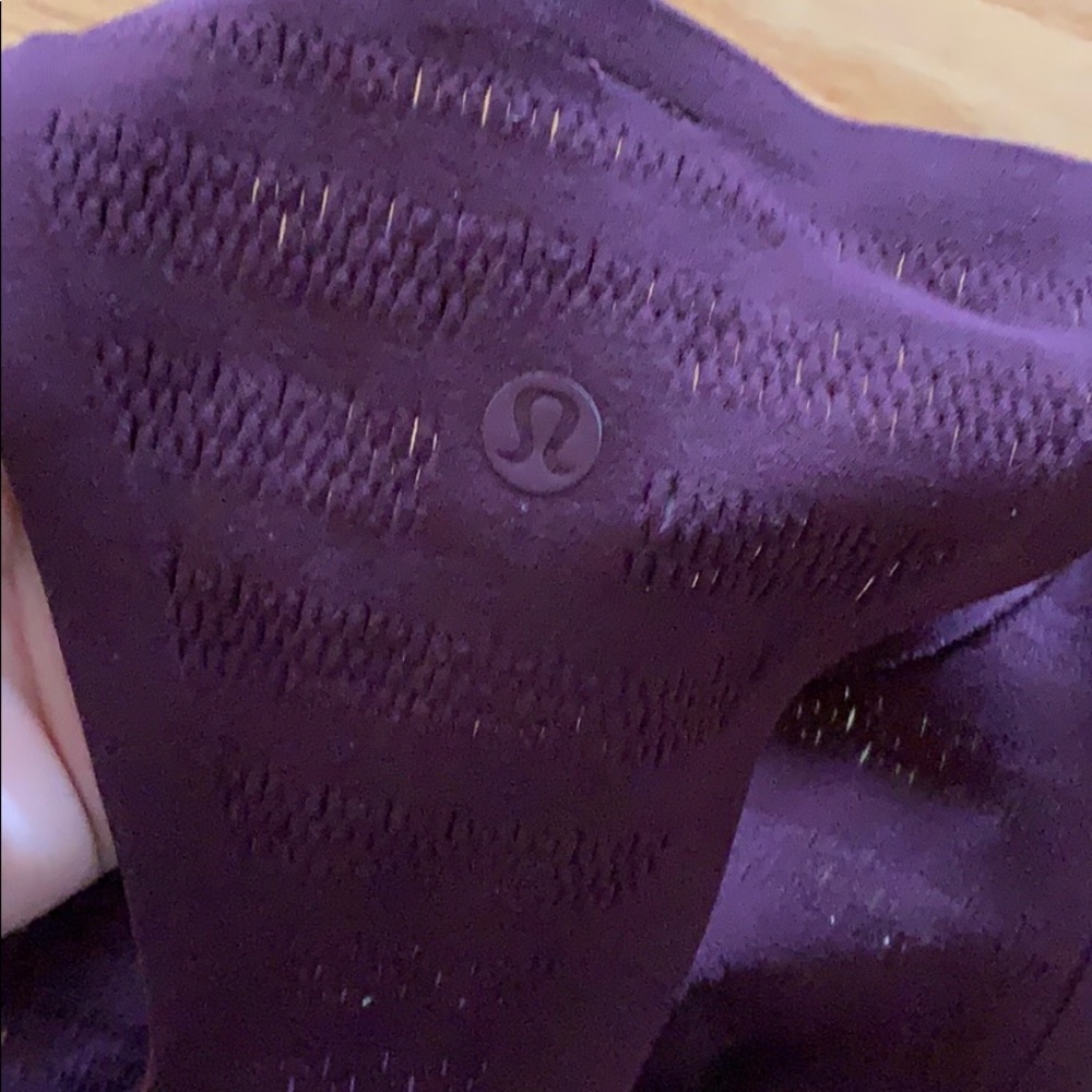 Lululemon - Picture 3 of 3